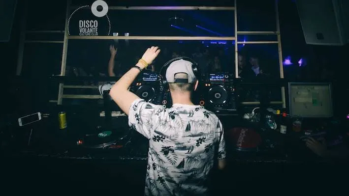 CLOCK SESSION - MARIO ARICI "What I would like to say after 15 years of djing is that the idea of ​​music changes, its musical identity is constantly enriched by new artistic pulses"
