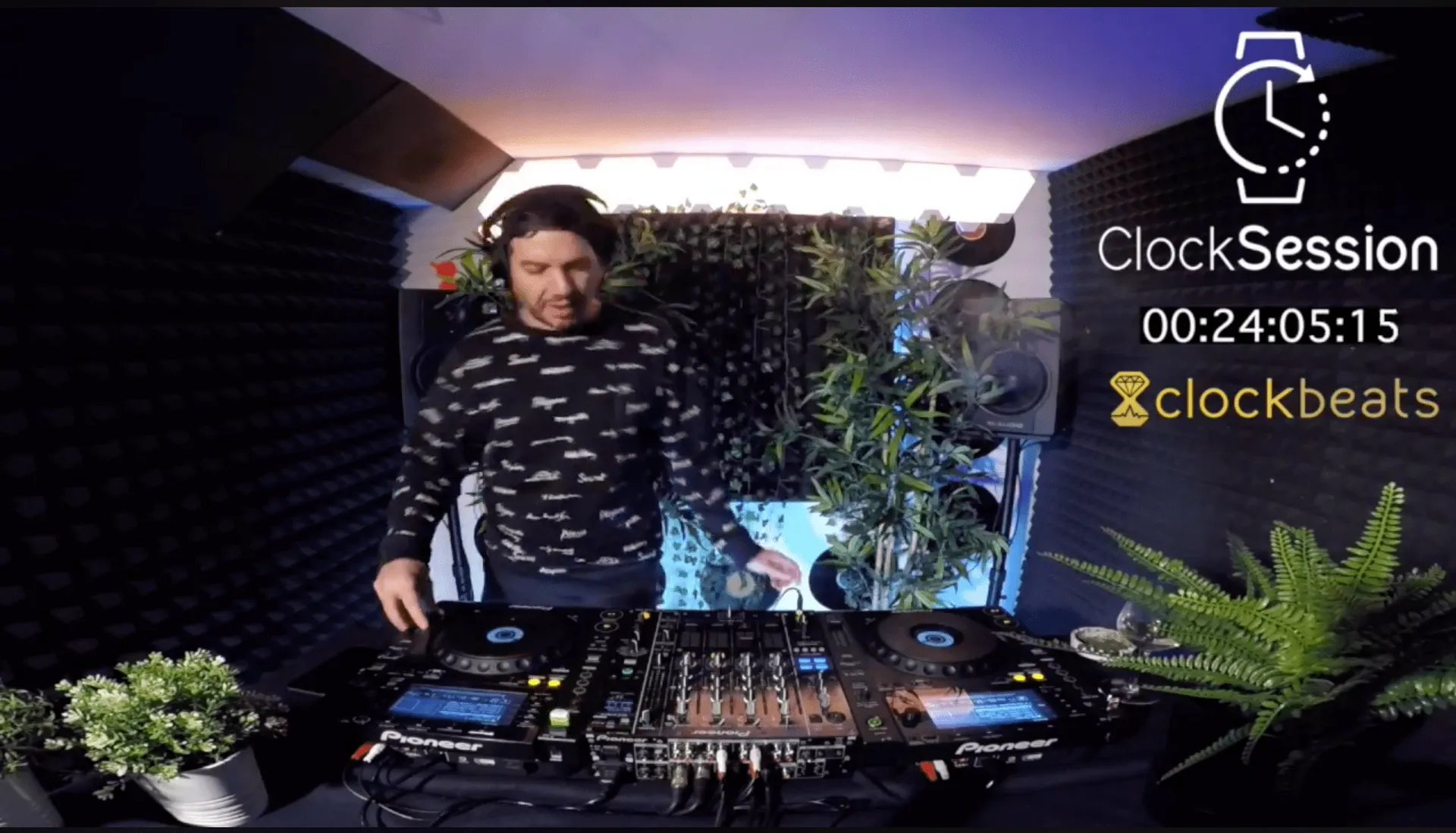 Watch NOW Phil Weeks #CLOCKSESSION @ Clockbeats HQ