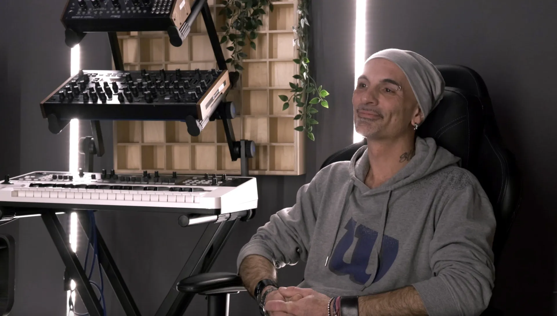 "Tenetevi stretta la musica, perché a me ha salvato la vita" |  Intervista a Stefano Lo Conti