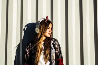CLOCK SESSION - ANNIS ZENI "I believe that there is no secret, that everything is based only on spontaneity. The most important thing for me is to be true and play everything that I like"