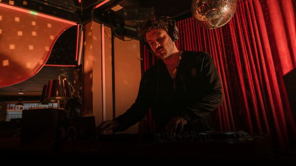 Come trasformare una singola canzone in mesi di attività